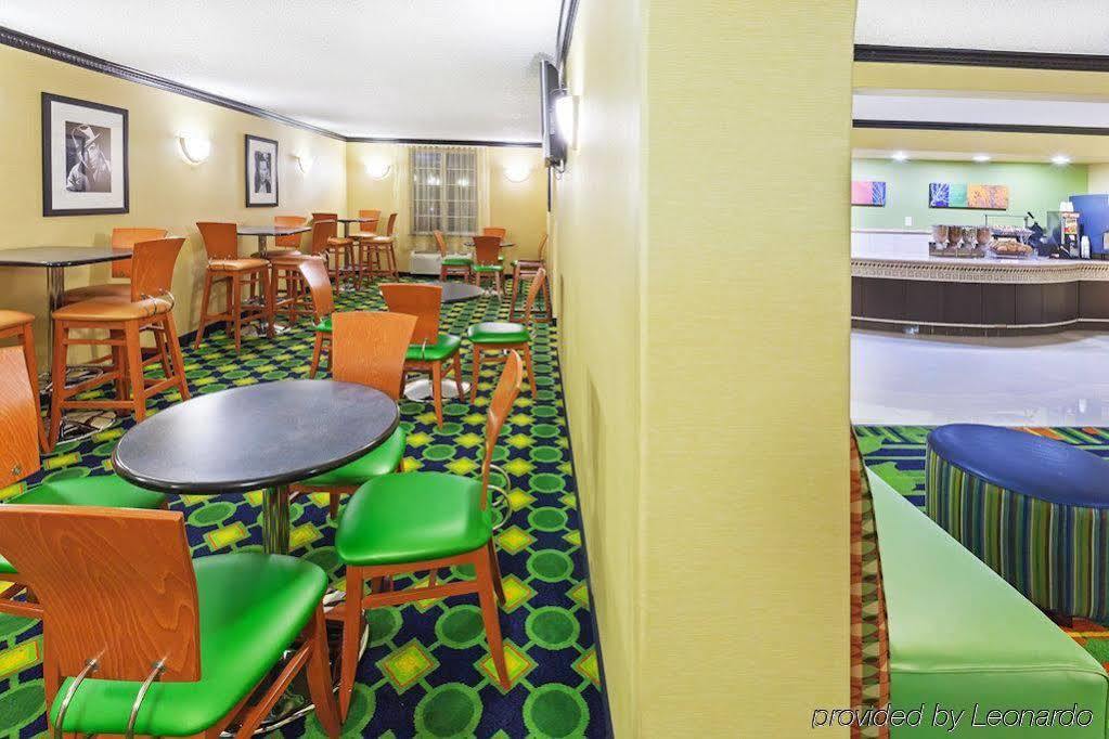 La Quinta Inn & Suites تولسا المظهر الخارجي الصورة