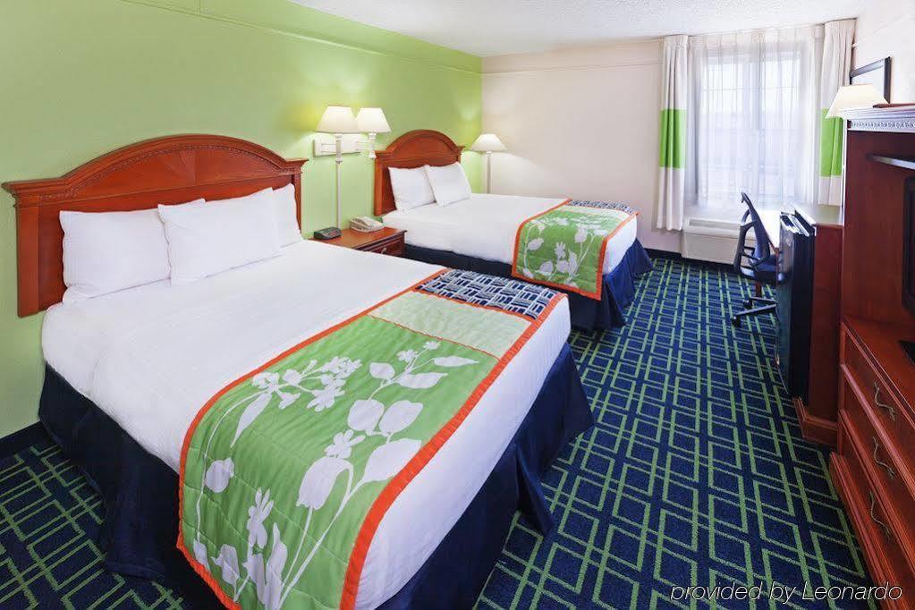 La Quinta Inn & Suites تولسا المظهر الخارجي الصورة