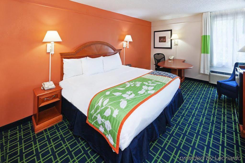 La Quinta Inn & Suites تولسا المظهر الخارجي الصورة