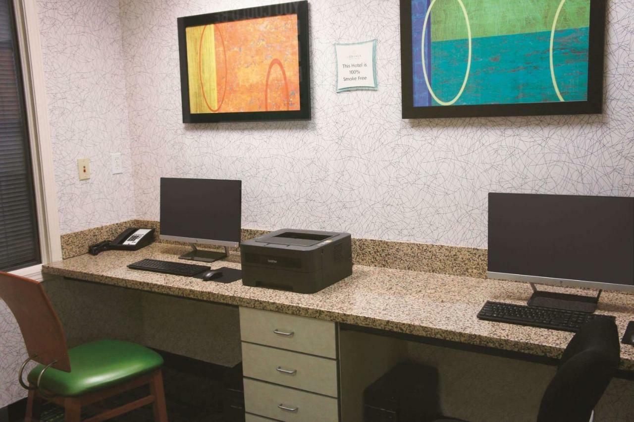 La Quinta Inn & Suites تولسا المظهر الخارجي الصورة