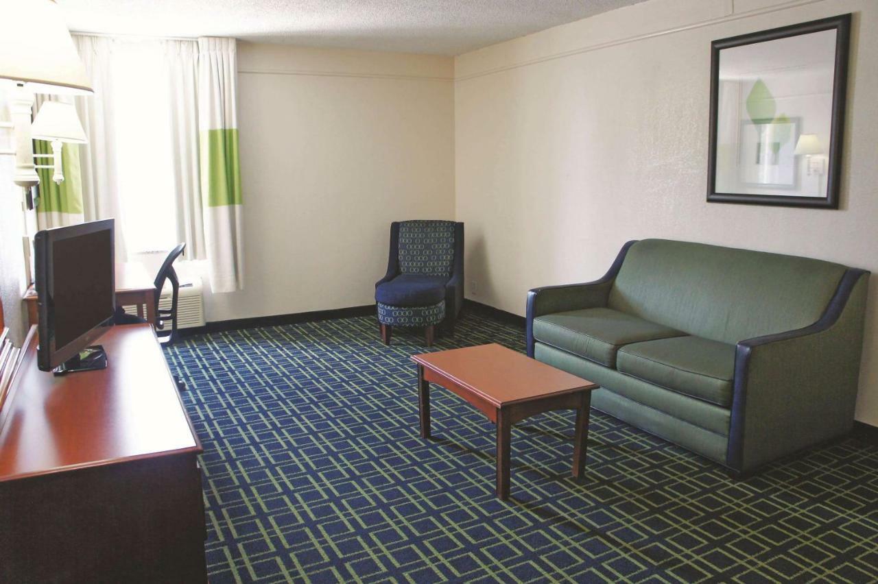 La Quinta Inn & Suites تولسا المظهر الخارجي الصورة