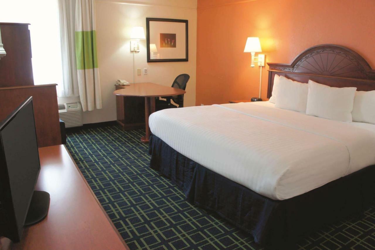 La Quinta Inn & Suites تولسا المظهر الخارجي الصورة