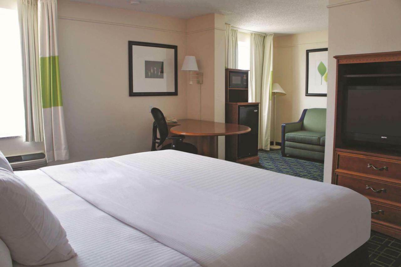 La Quinta Inn & Suites تولسا المظهر الخارجي الصورة